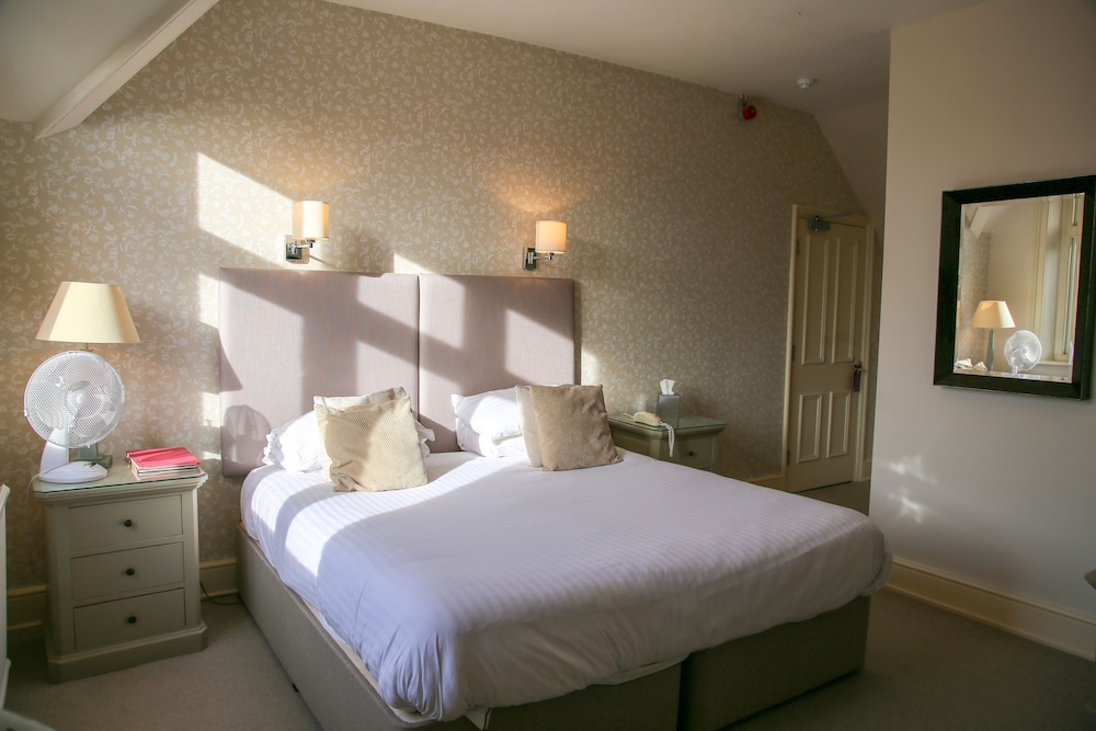 Bell Hotel 20/50