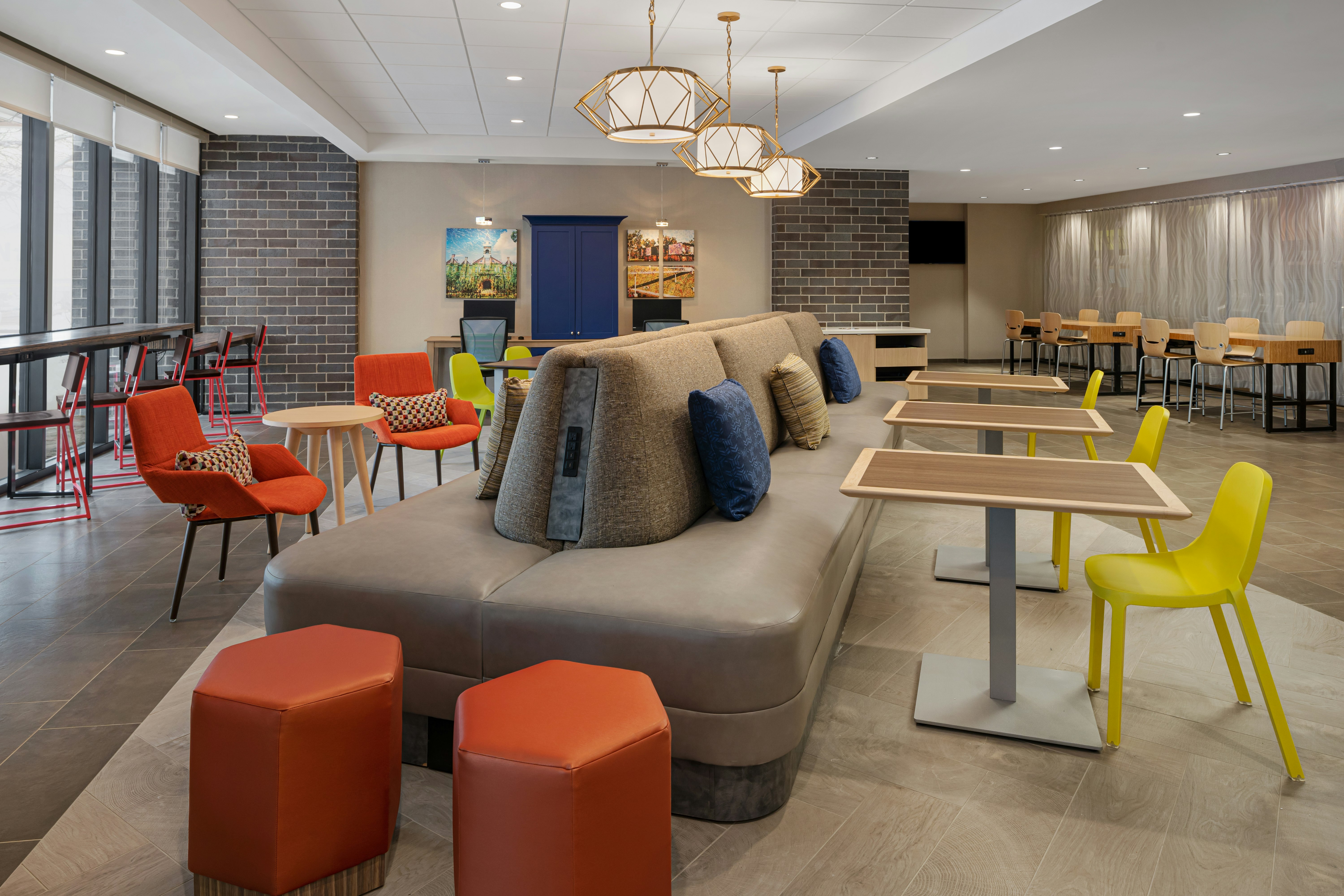 Home2 Suites by Hilton Des Moines at Drake University 10/25