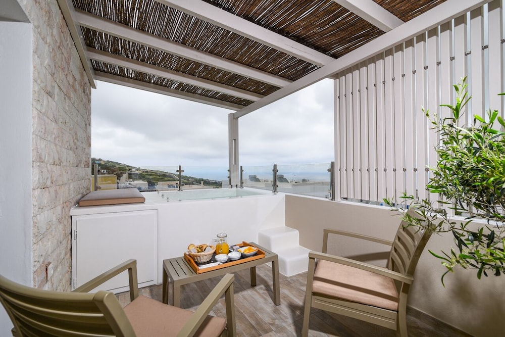 Suite Home Santorini 62/75