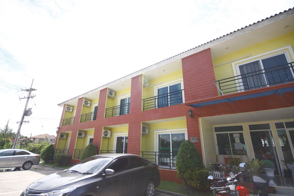 Greenfield Residence 3/49