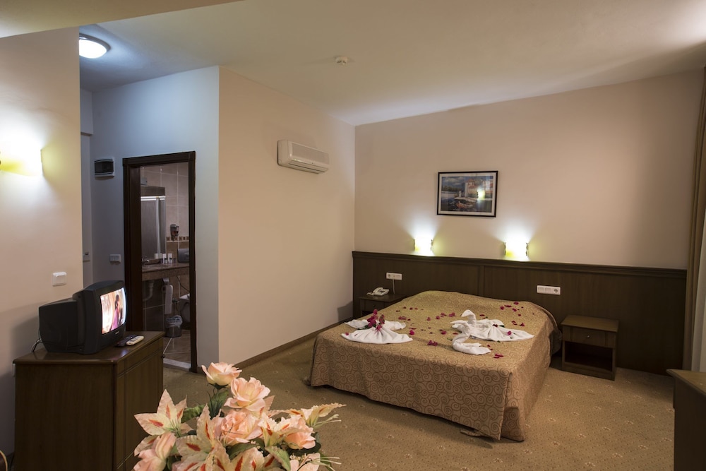 Tokay Hotel 13/50