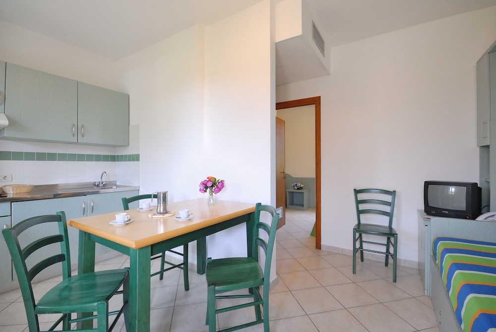 Villaggio Turistico Residence La Cecinella 58/77