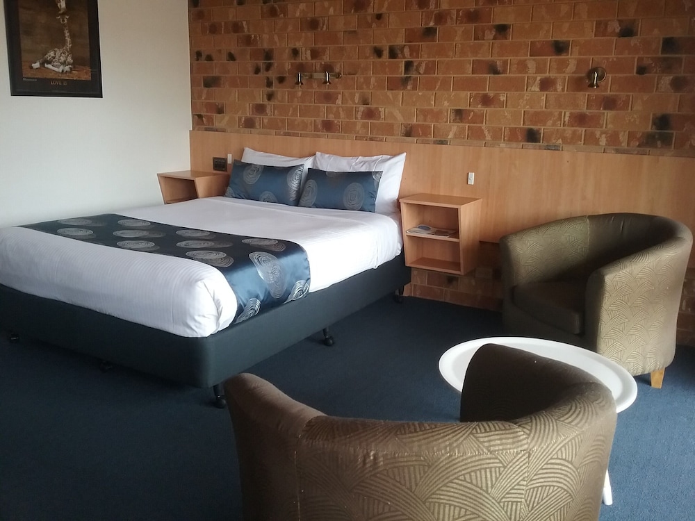 Spa, Deluxe, Studio, Queen Bed، Werribee Park Motor Inn 2/5