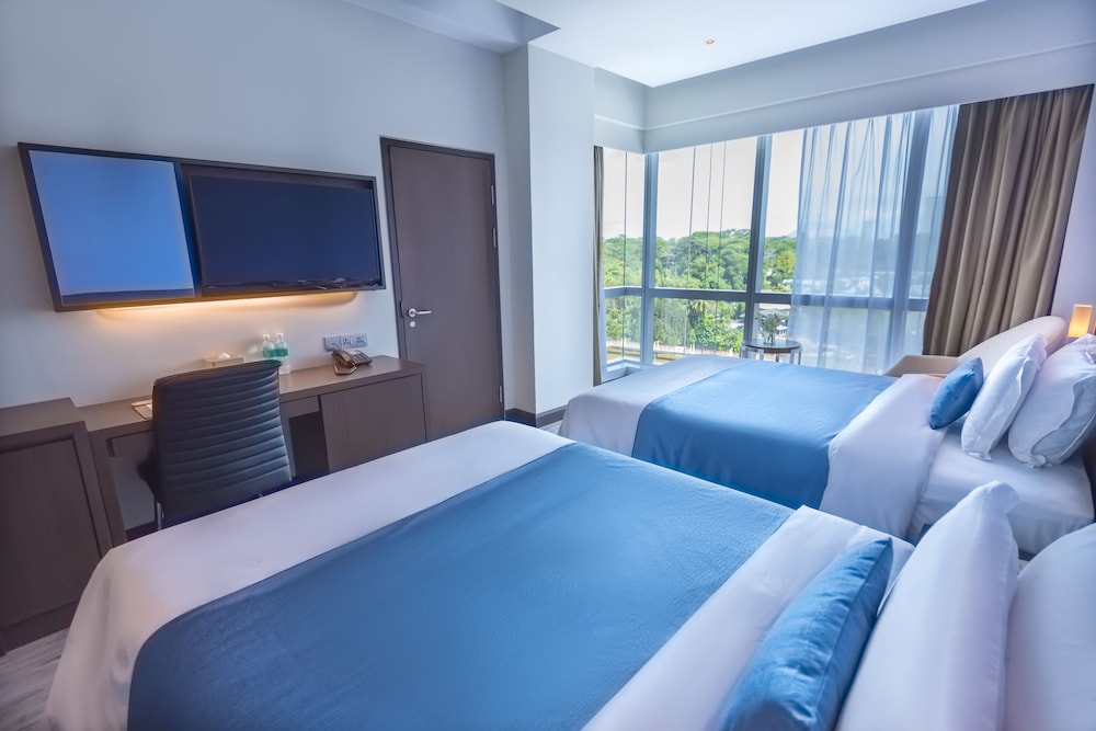 Riverside Majestic - Puteri Wing 11/60