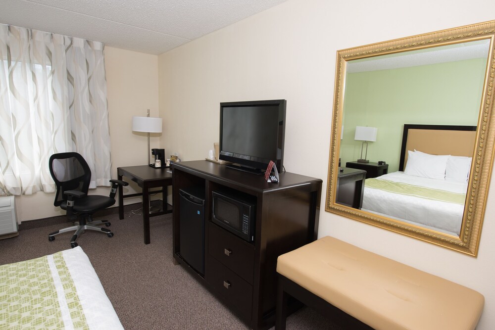 The Hope Hotel and Richard C. Holbrooke Conference Center 22/44