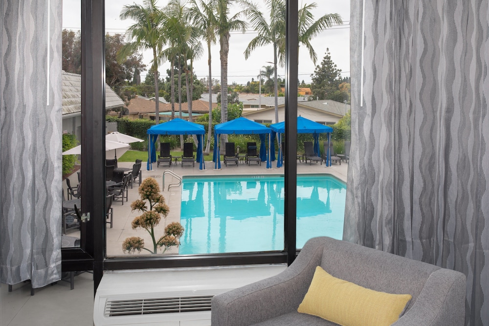 Crowne Plaza Costa Mesa Orange County 15/64