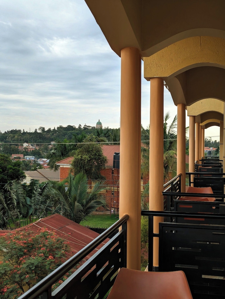Palm Gardens And Guest House 45/50