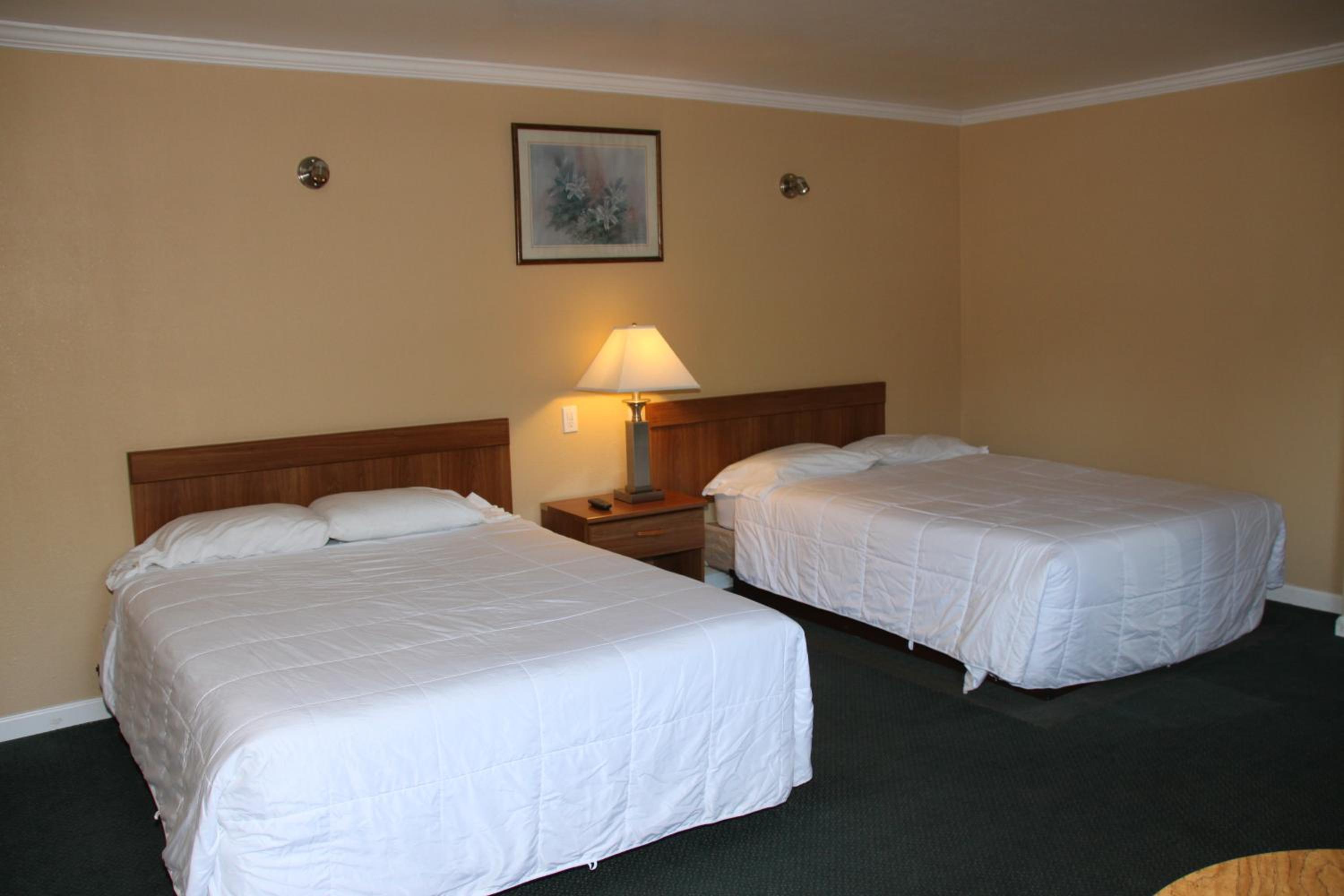 Villa Inn 4/33