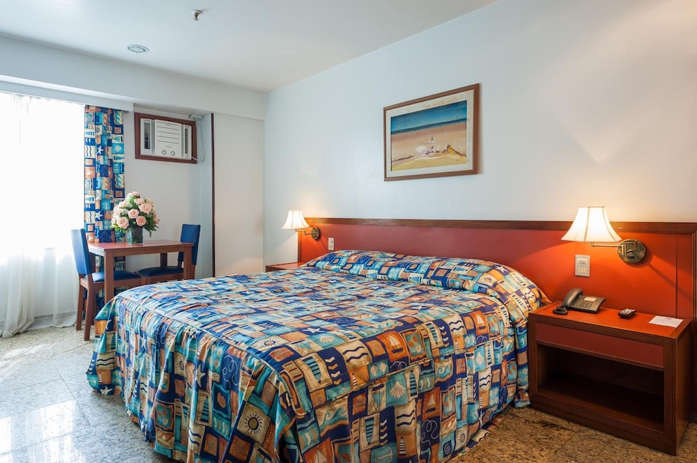 STANDARD, QUEEN BED