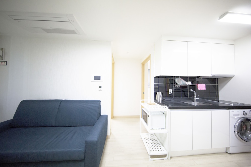 Inn-The City Business Hotel 45/53