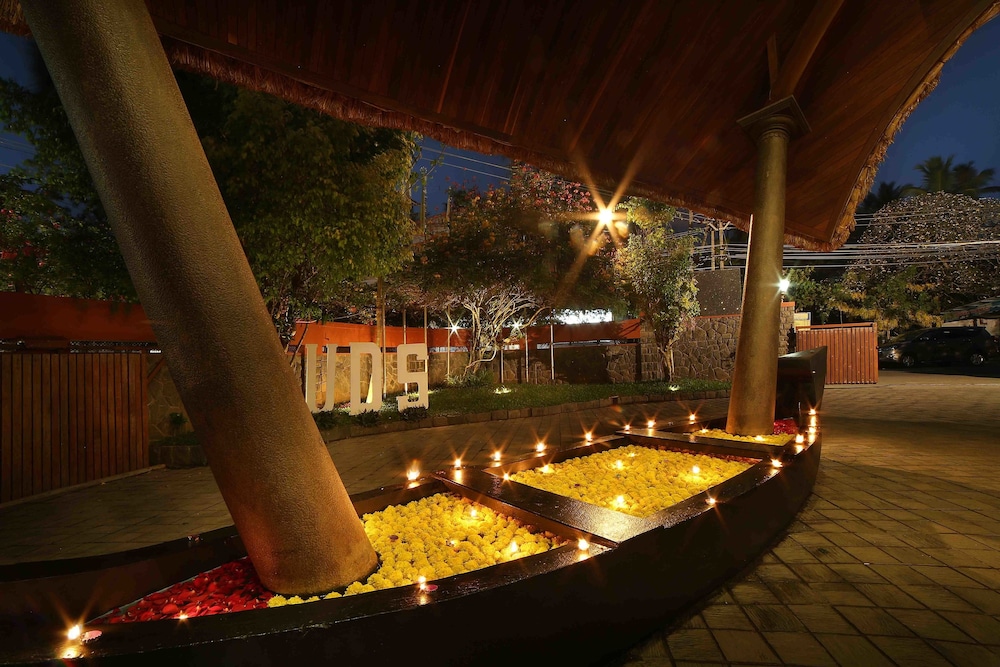 Uday Samudra Leisure Beach Hotel 48/52