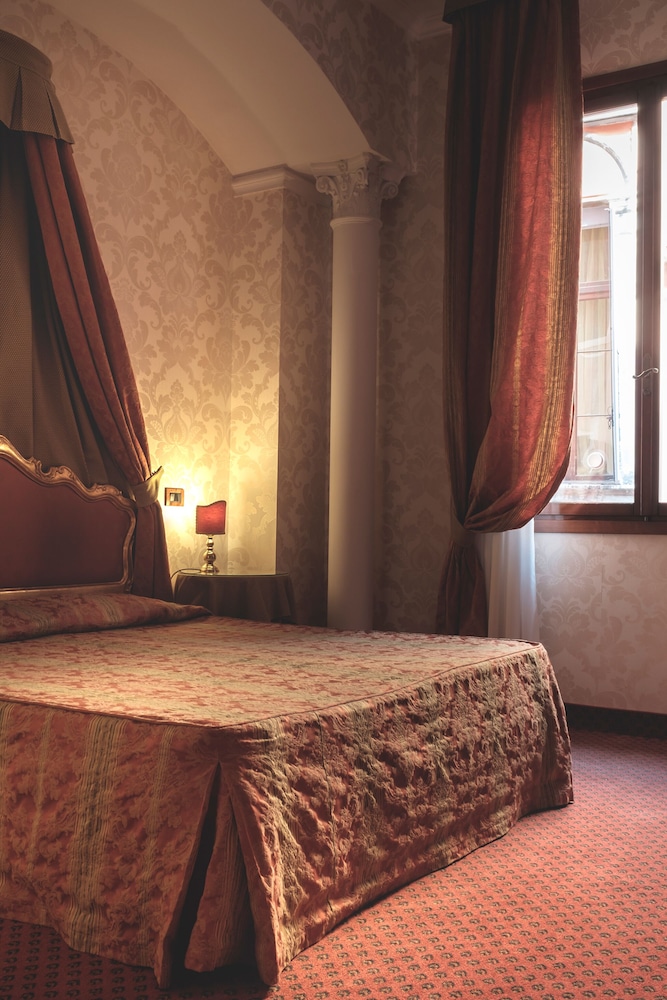 STANDARD, DOUBLE OR TWIN BED