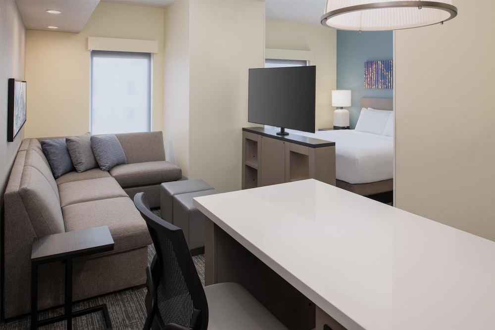 Hyatt House Fresno/Campus Pointe 47/50