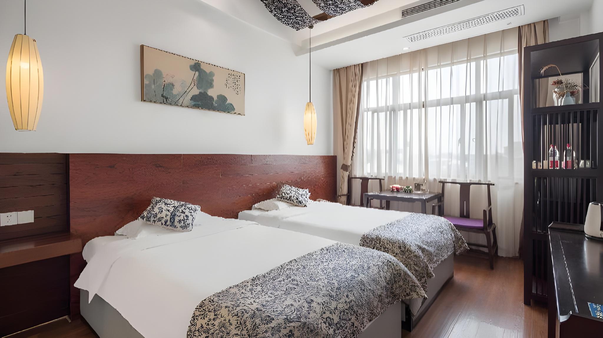 Room, Twin Beds, with View