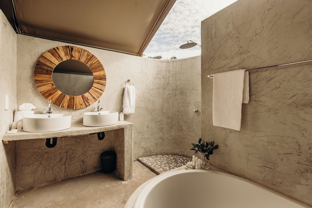 Mopane Bush Lodge 32/34