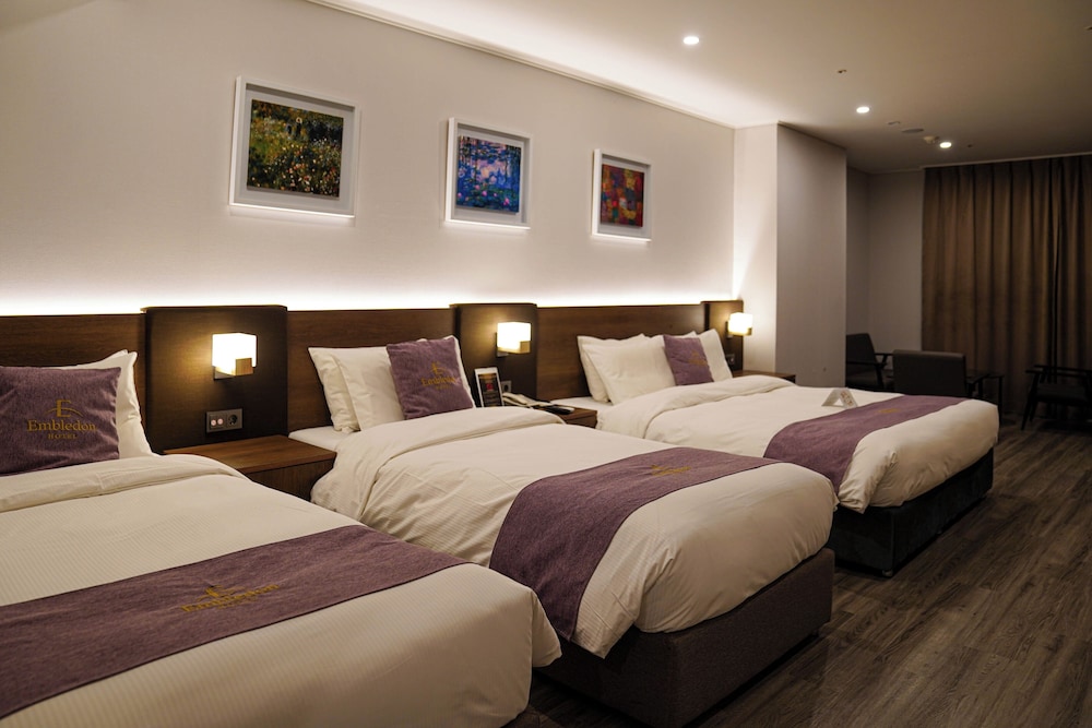 Embledon Hotel 26/72