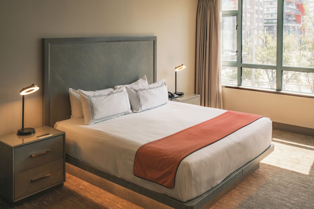 ROOM, KING BED, ACCESSIBLE