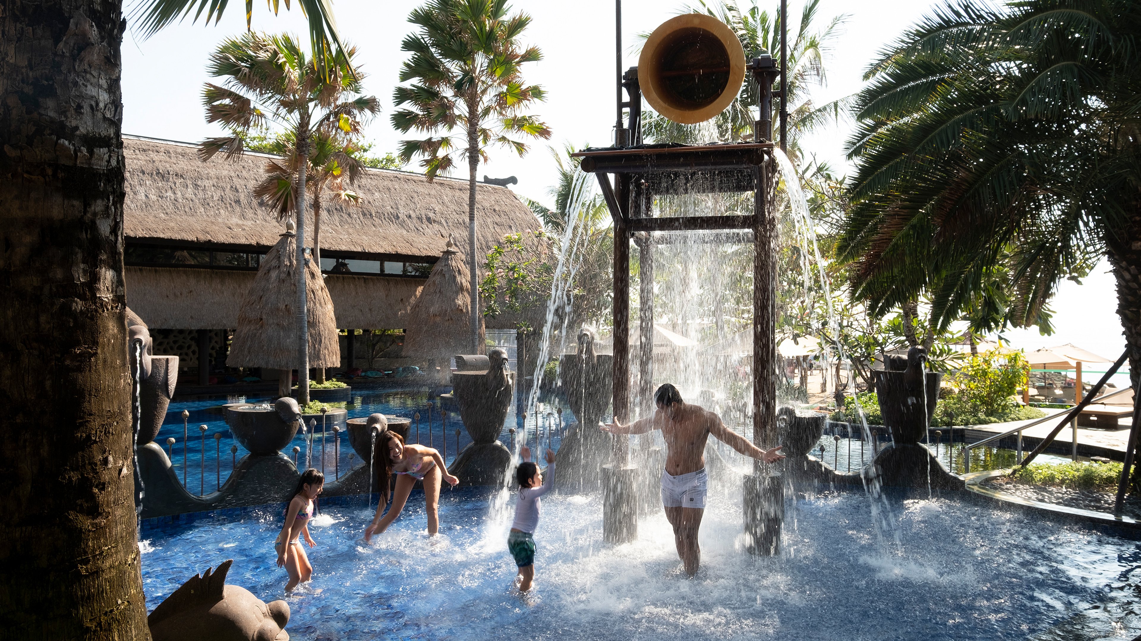 HOLIDAY INN RESORT BALI BENOA 40/79
