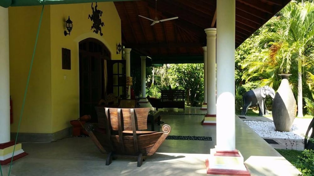 Traum Villa Bentota photo4