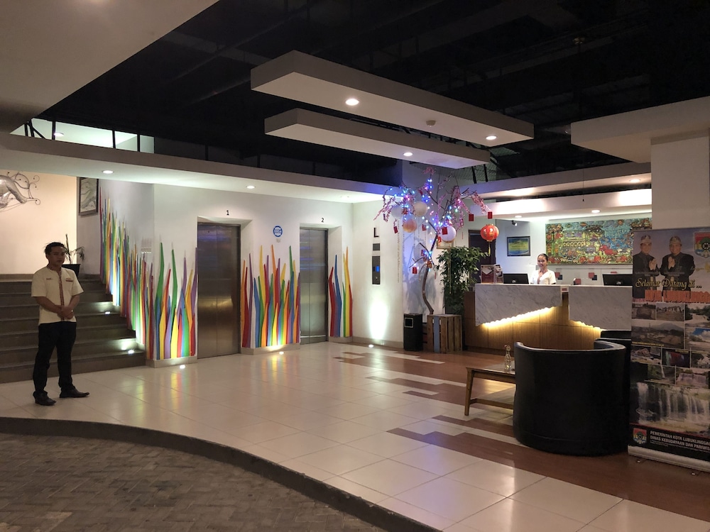 Burza Hotel 6/33