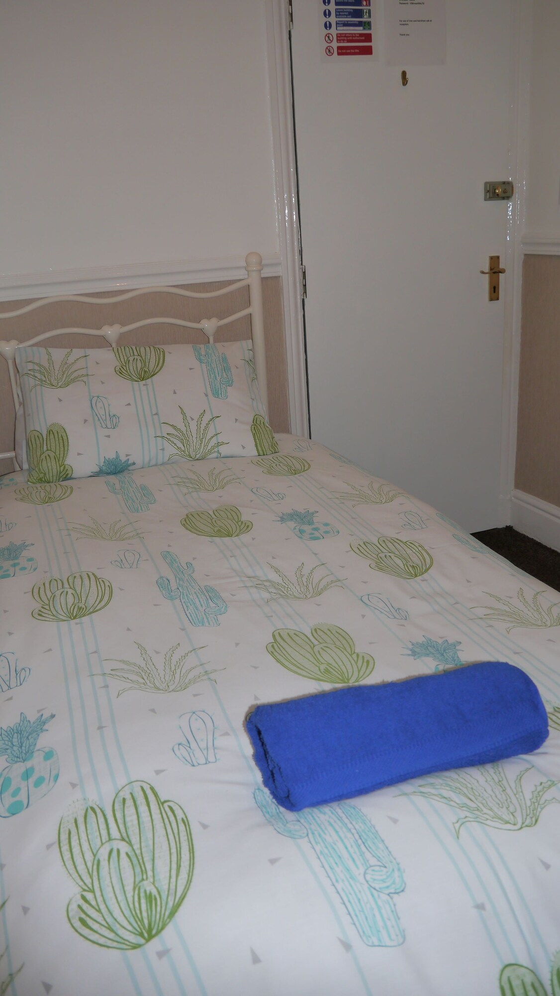 Basic, Single, Single Bed, External Bathroom