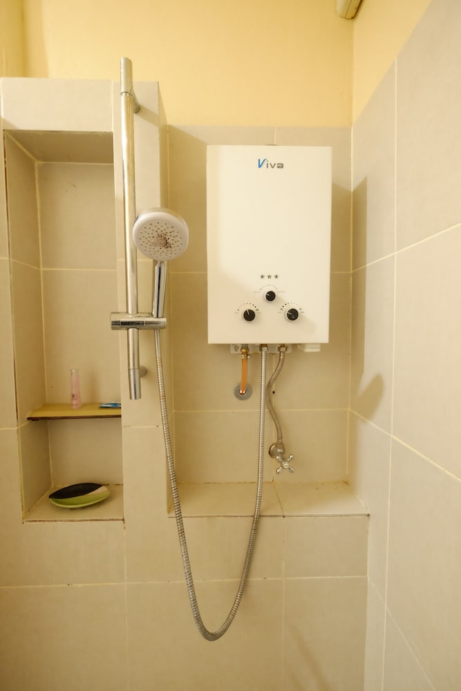 Piya Guesthouse 49/57