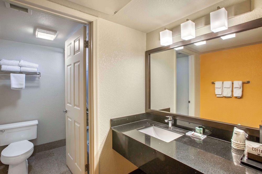 غرفة قياسية بسريرين كوين، Best Western Arizonian Inn 4/4