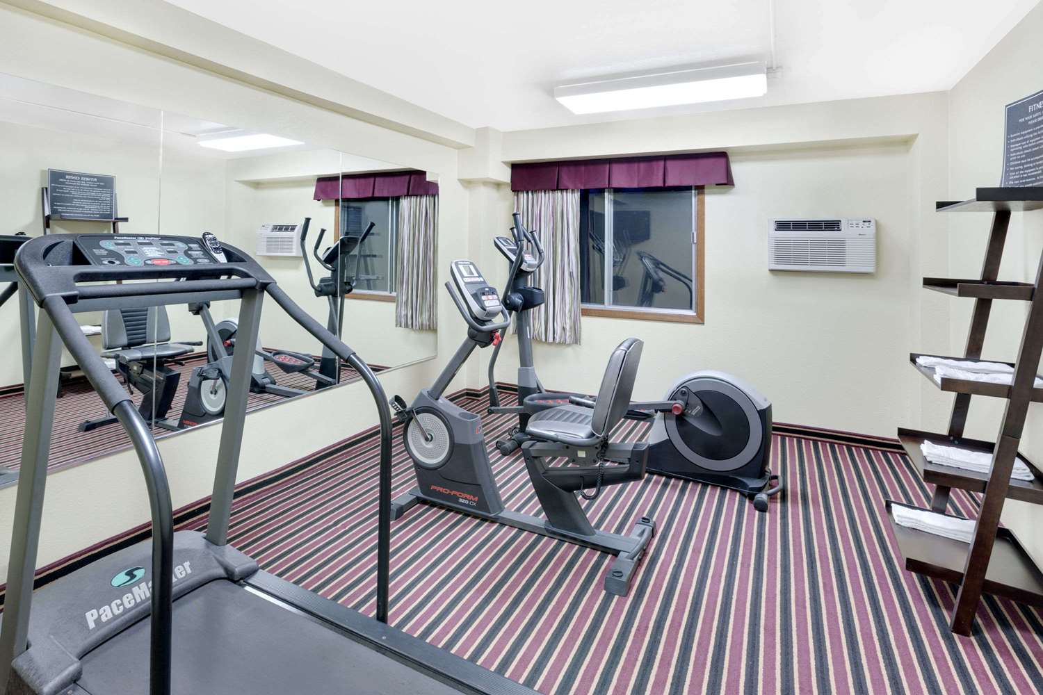 Days Inn by Wyndham Newton - LA 21/34