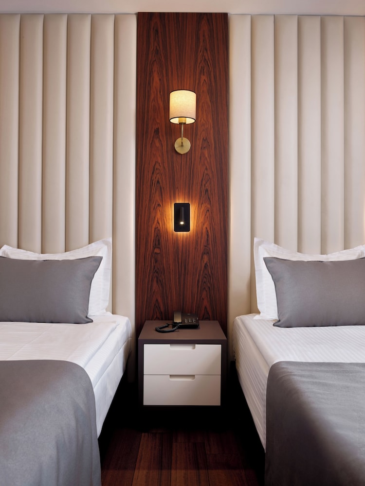 Shining Star Hotel 18/50