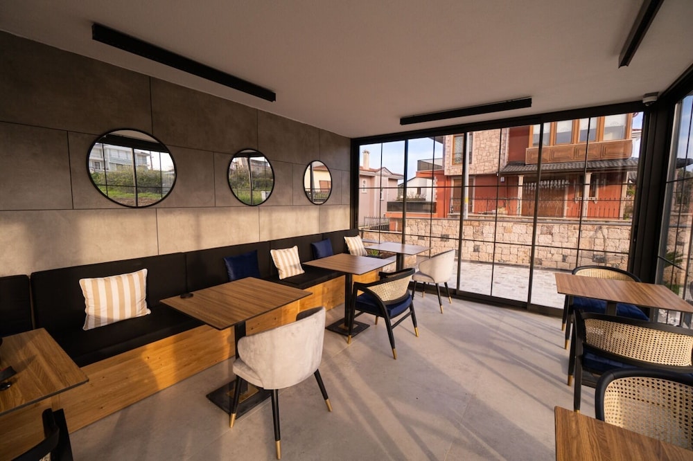 Leone Cunda Edition Otel(+12) 23/38