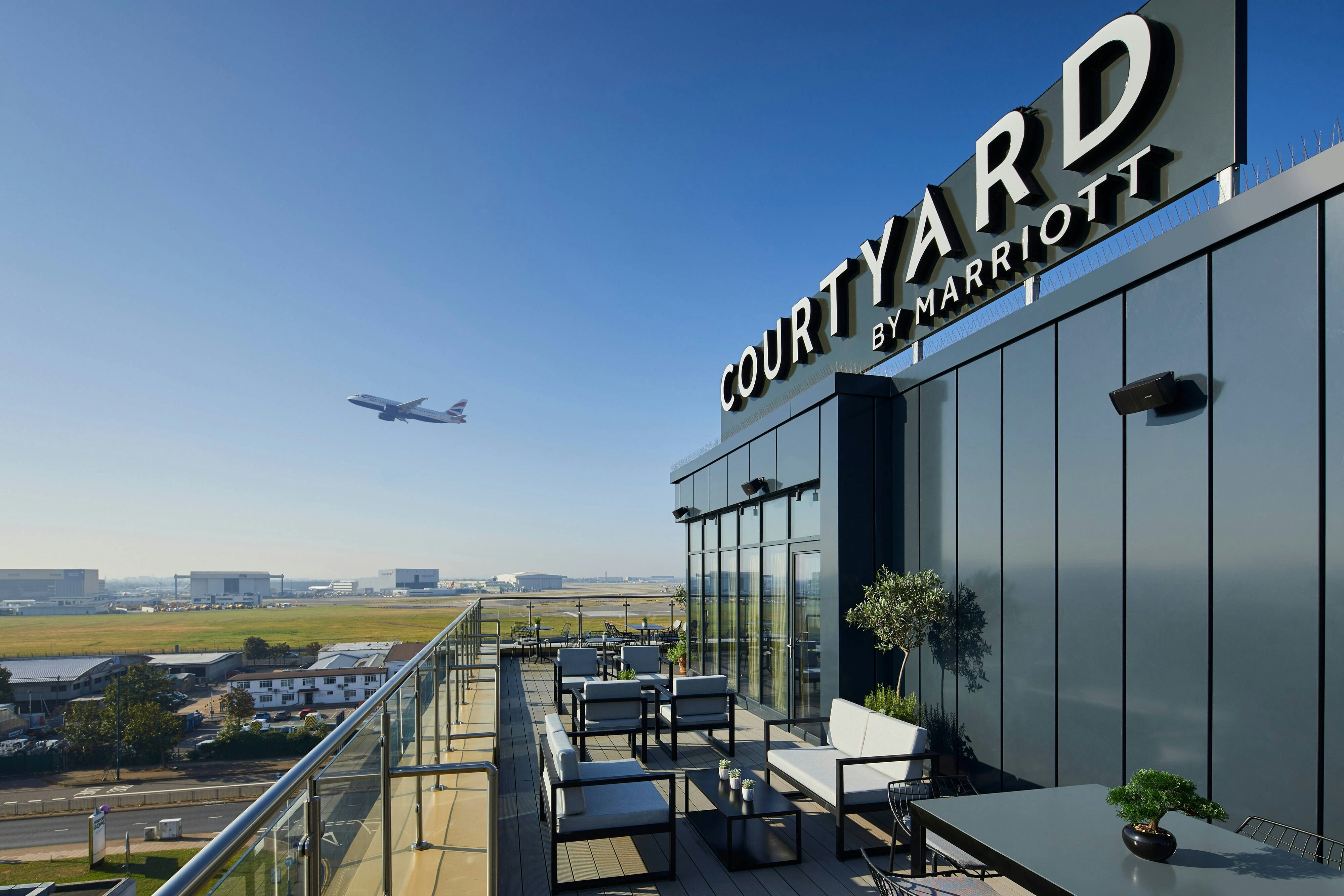 Courtyard by Marriott London Heathrow Airport 23/23