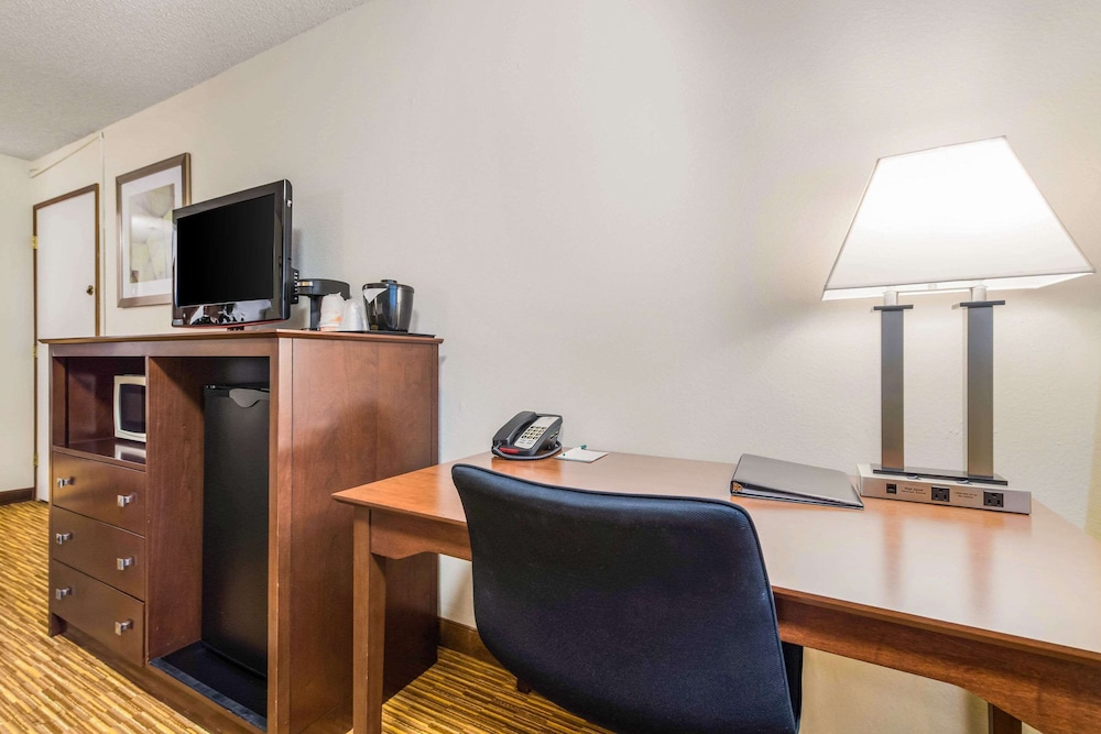 Quality Inn & Suites Lacey Olympia 54/66