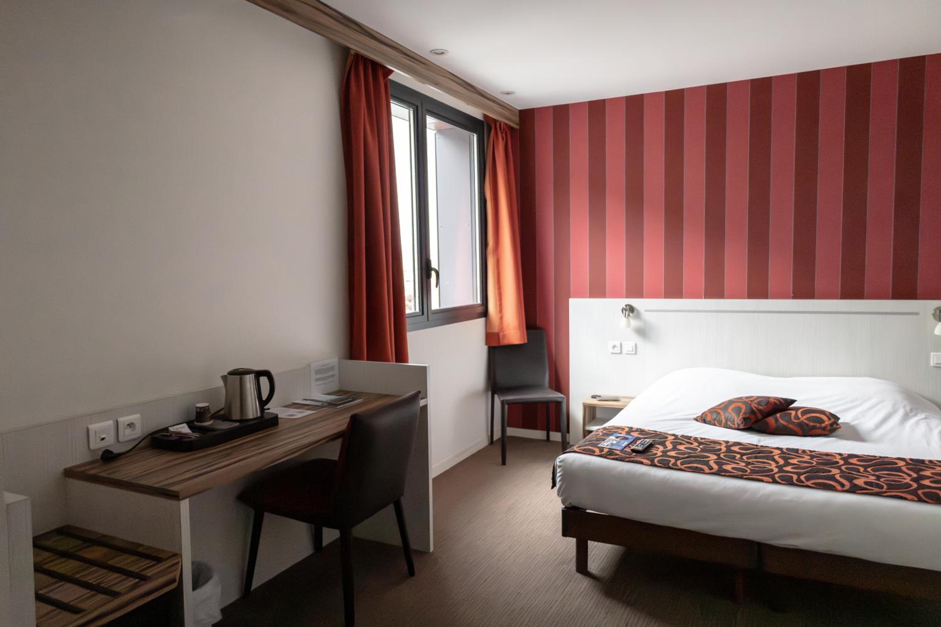 Privilege, Double Bed