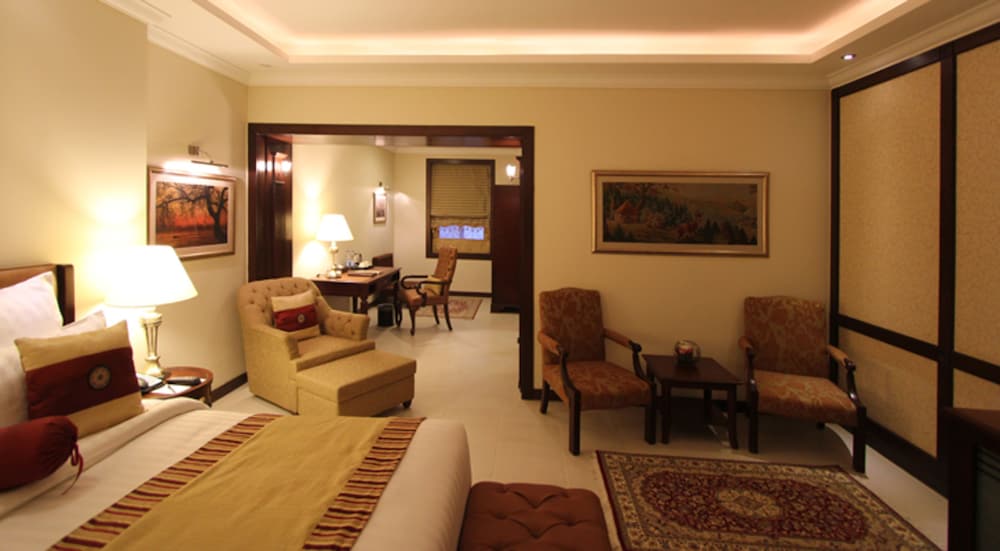 Faletti’s Hotel 31/68