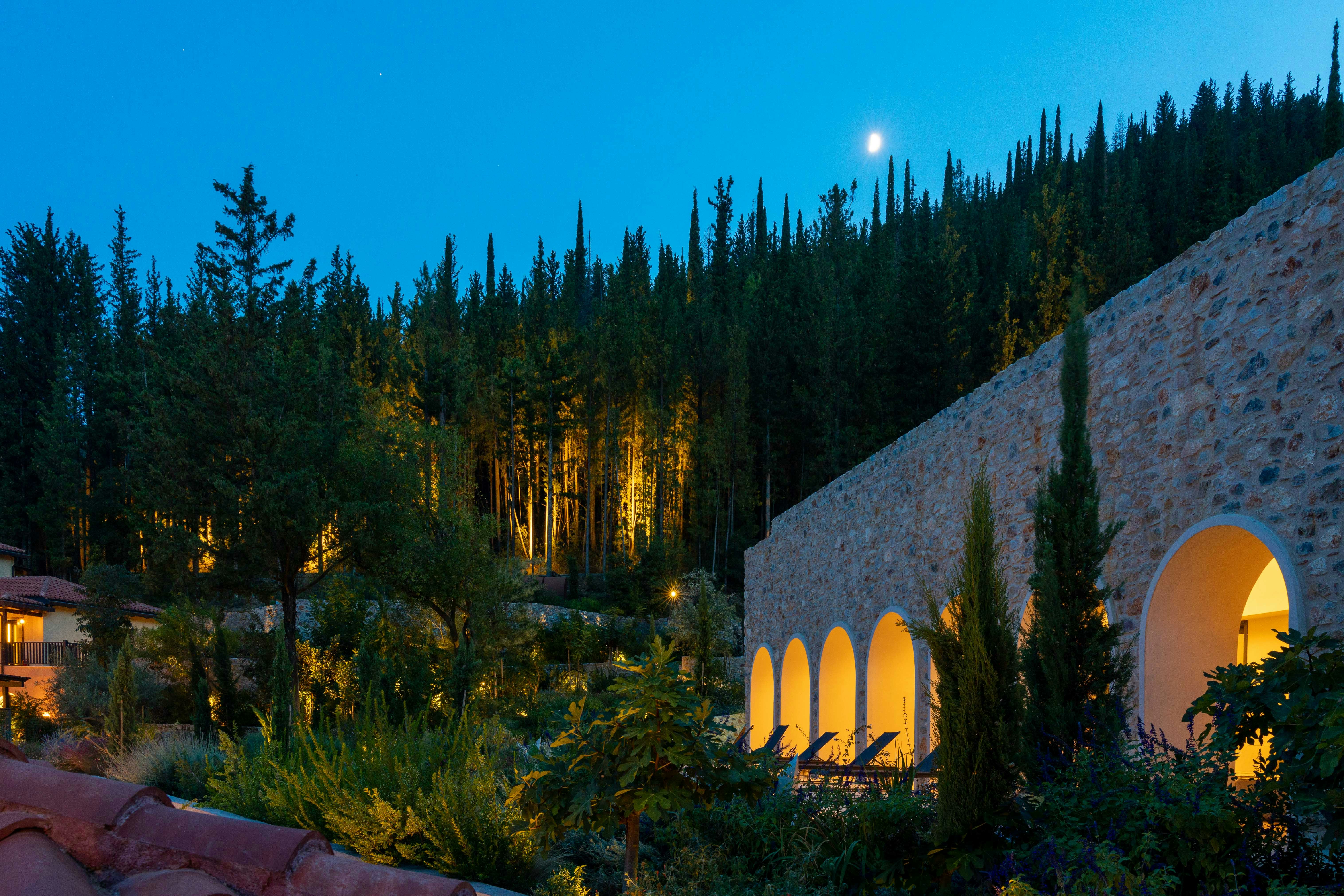 Euphoria Retreat 77/84