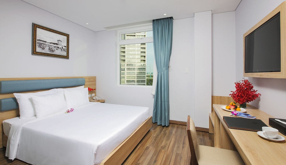 Adora Mira Hotel (formerly Ramada Encore By Wyndham Saigon D1) 9/50