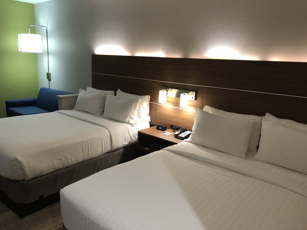 HOLIDAY INN EXPRESS PINEVILLE-ALEXANDRIA AREA 12/49