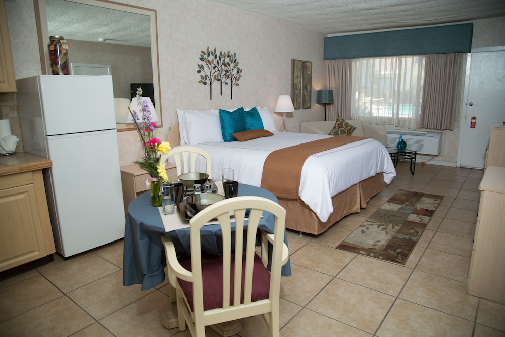 Inn at Deep Canyon 57/71