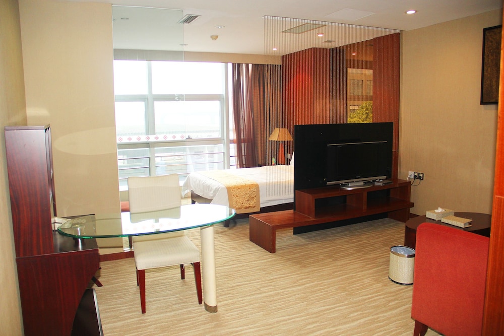 Golden Central Hotel 25/26