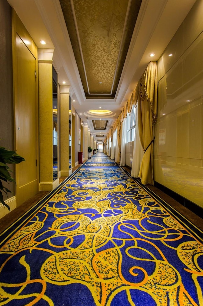 Greentree Eastern Huainan Guangchang Road Hotel 35/39