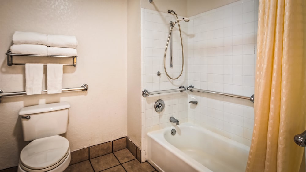 SureStay Hotel by Best Western Floresville 7/29