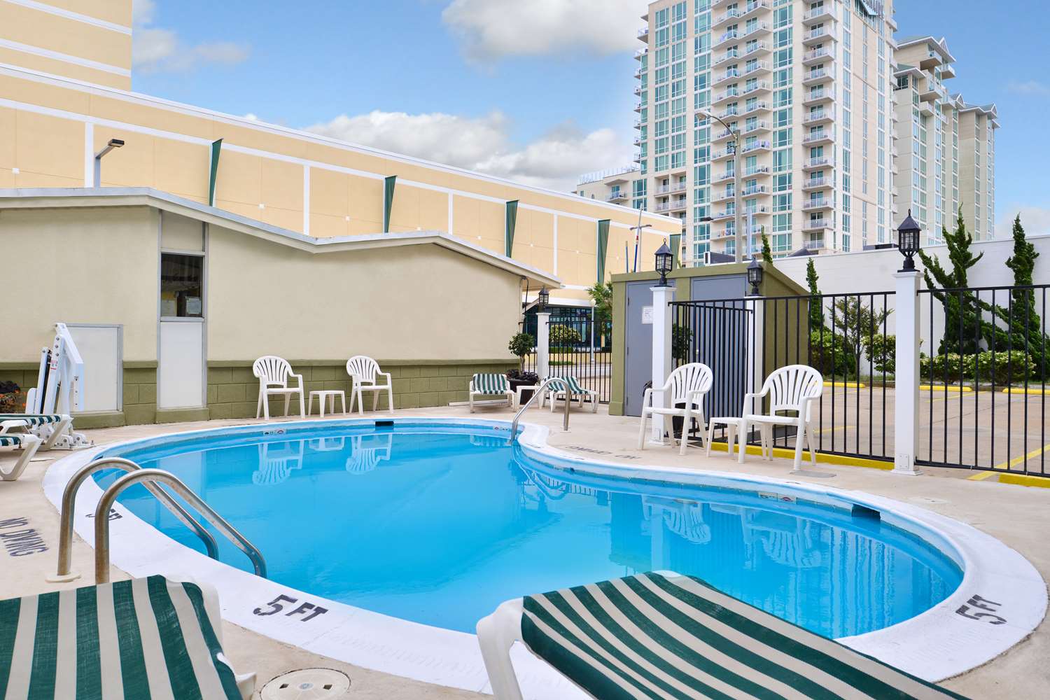 SureStay Hotel by Best Western Virginia Beach Royal Clipper 44/45