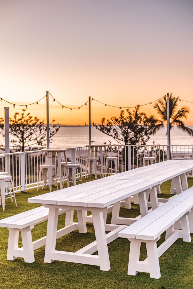 The Pink Hotel Coolangatta 42/50