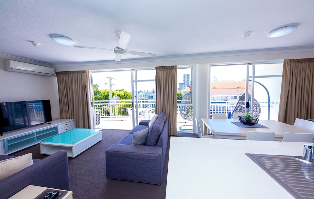 Atrium Resort 44/70