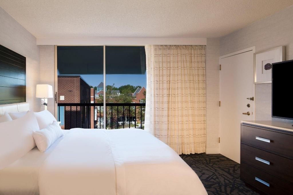 1 Bedroom, Pure, Wellness, Suite, King Bed, Sofa