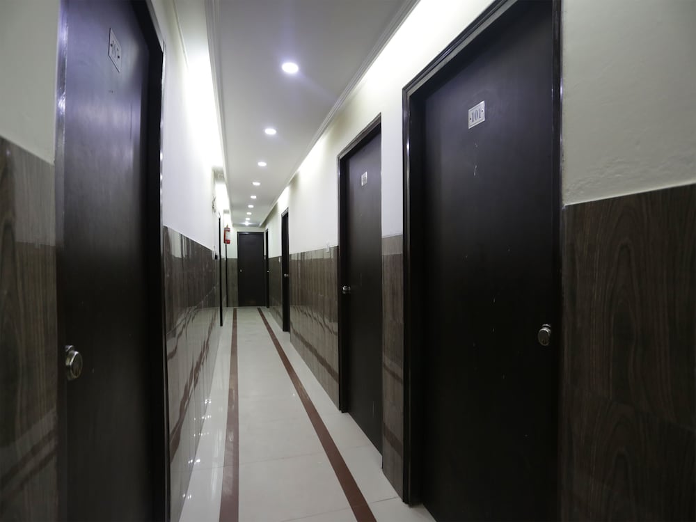 OYO 12868 Hotel City Lite 15/17