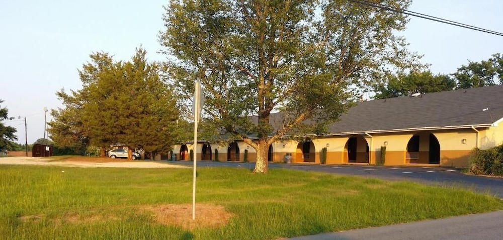Loyalty Inn Rockingham 29/32