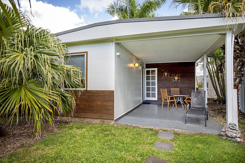 Bush Village Budget Cabins 5/73