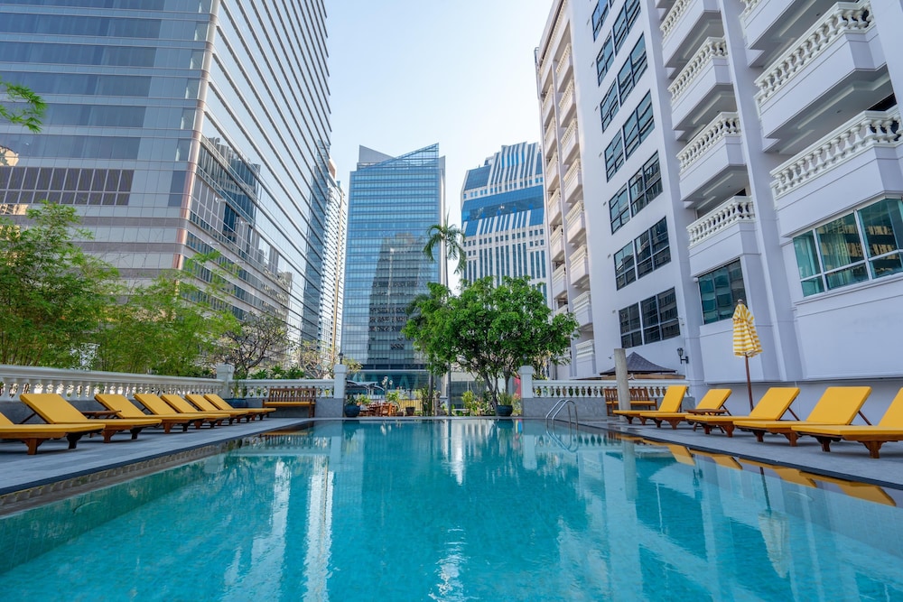 NH Bangkok Sukhumvit Boulevard 65/68