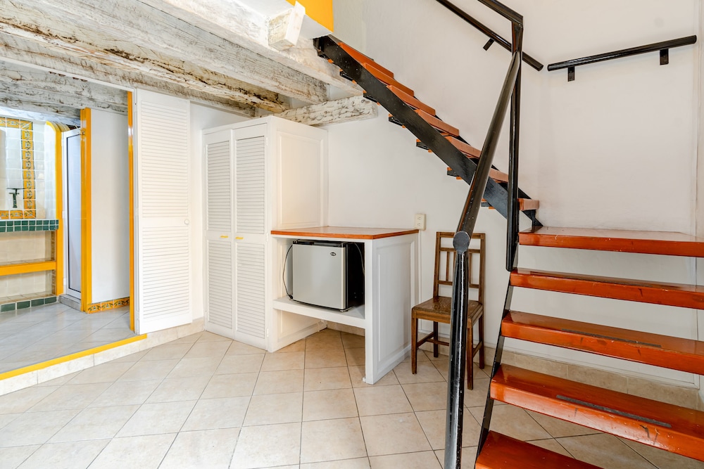 Hotel Meson de San Sebastian 11/50